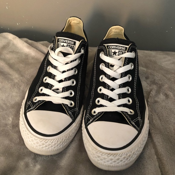 Converse Shoes - NEW black low top converse